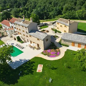  Ferienhaus Poropati, Groznjan, Istria - Luxury Countryside Estate For Up To 19 Persons - Large Pool Of 80m2 With Kids Section Kroatien